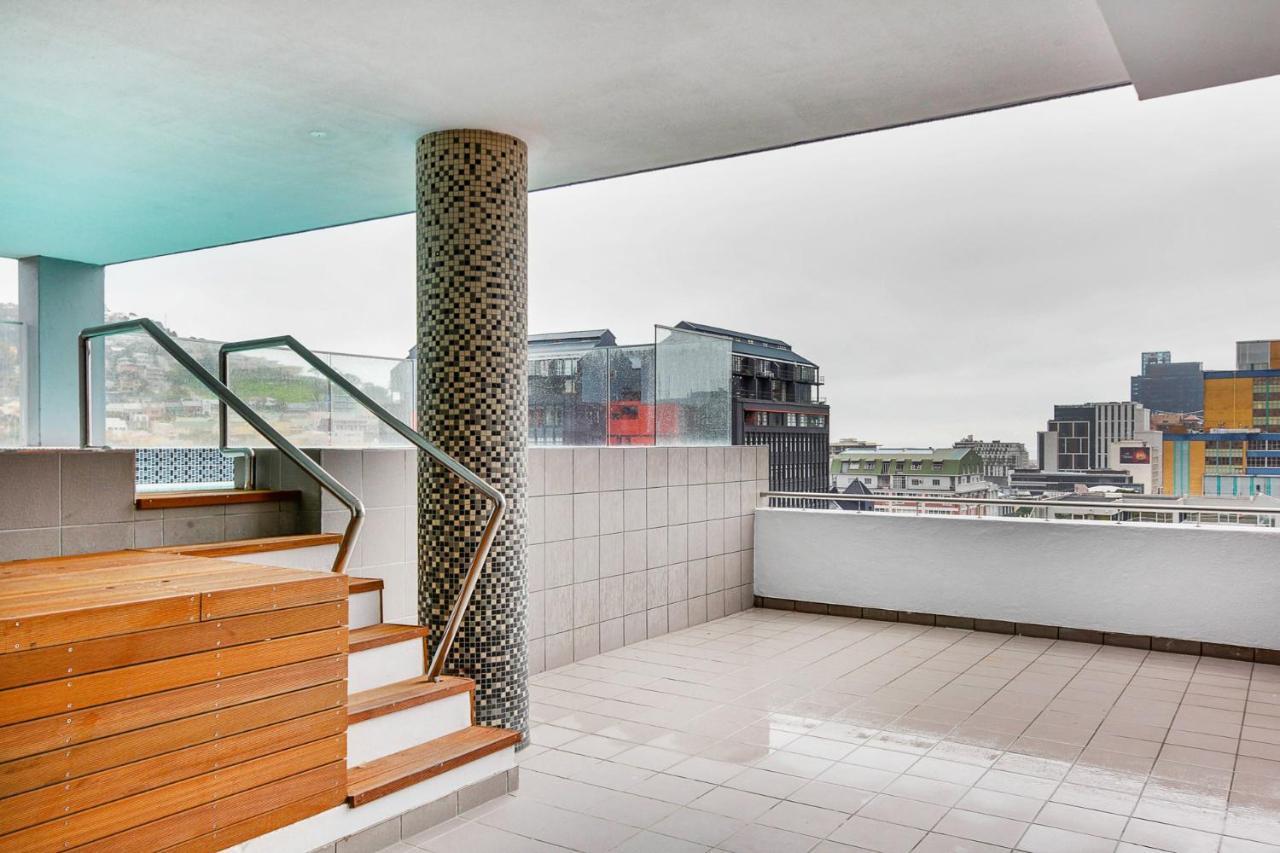 Backup-Powered Colourfull City Balcony Apartment Kapstaden Eksteriør billede