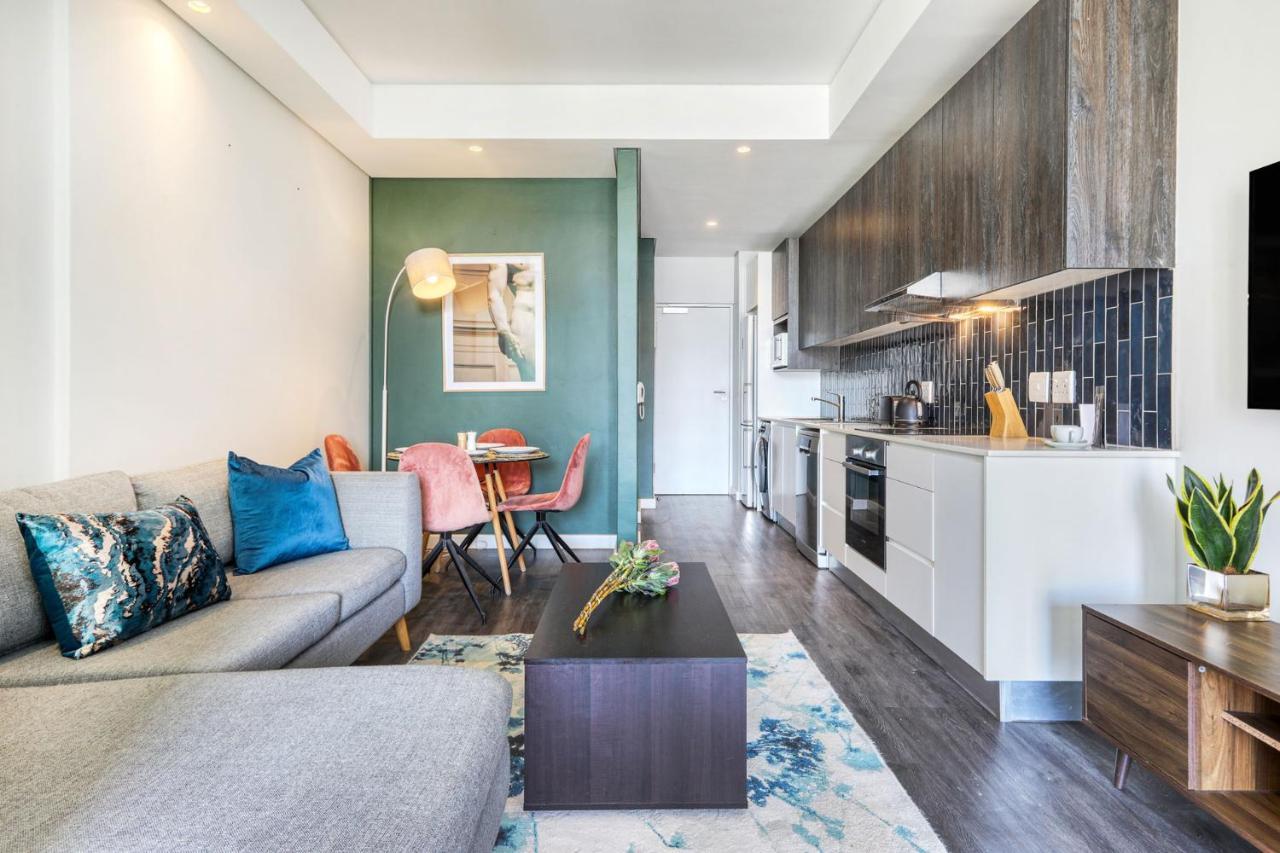 Backup-Powered Colourfull City Balcony Apartment Kapstaden Eksteriør billede