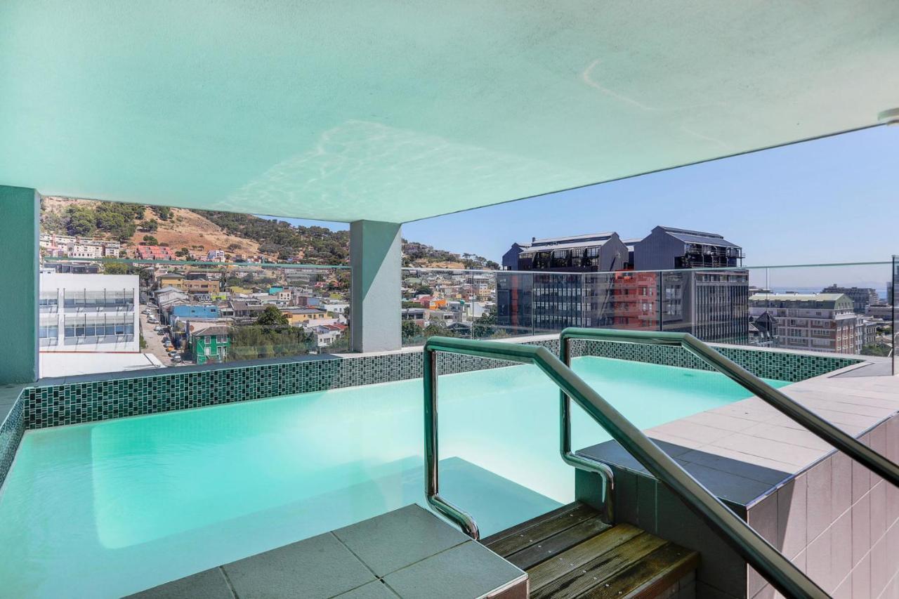Backup-Powered Colourfull City Balcony Apartment Kapstaden Eksteriør billede